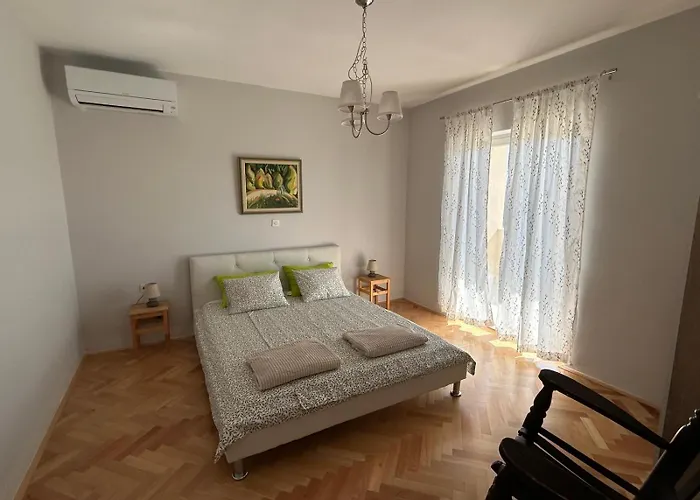 Nadalina Holiday home Debeljak
